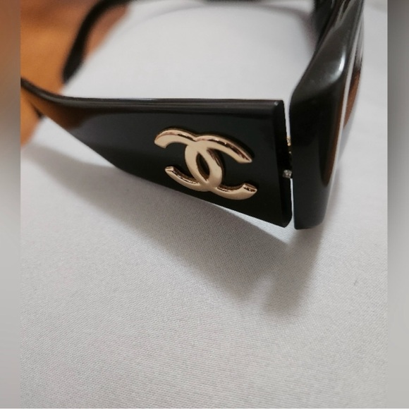 Vintage Chanel double CC Matte Black - Picture 6 of 8